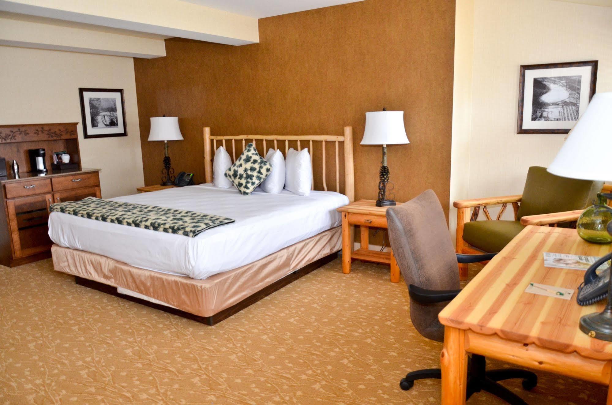 Hotel Overlook And Stone At Bear Mountain 2*